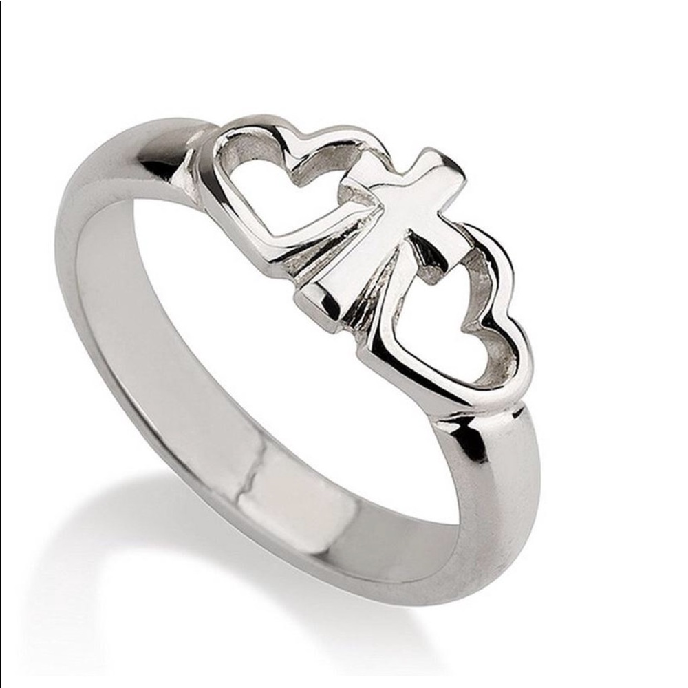 🆕Beautiful white gold plated cross hearts ring